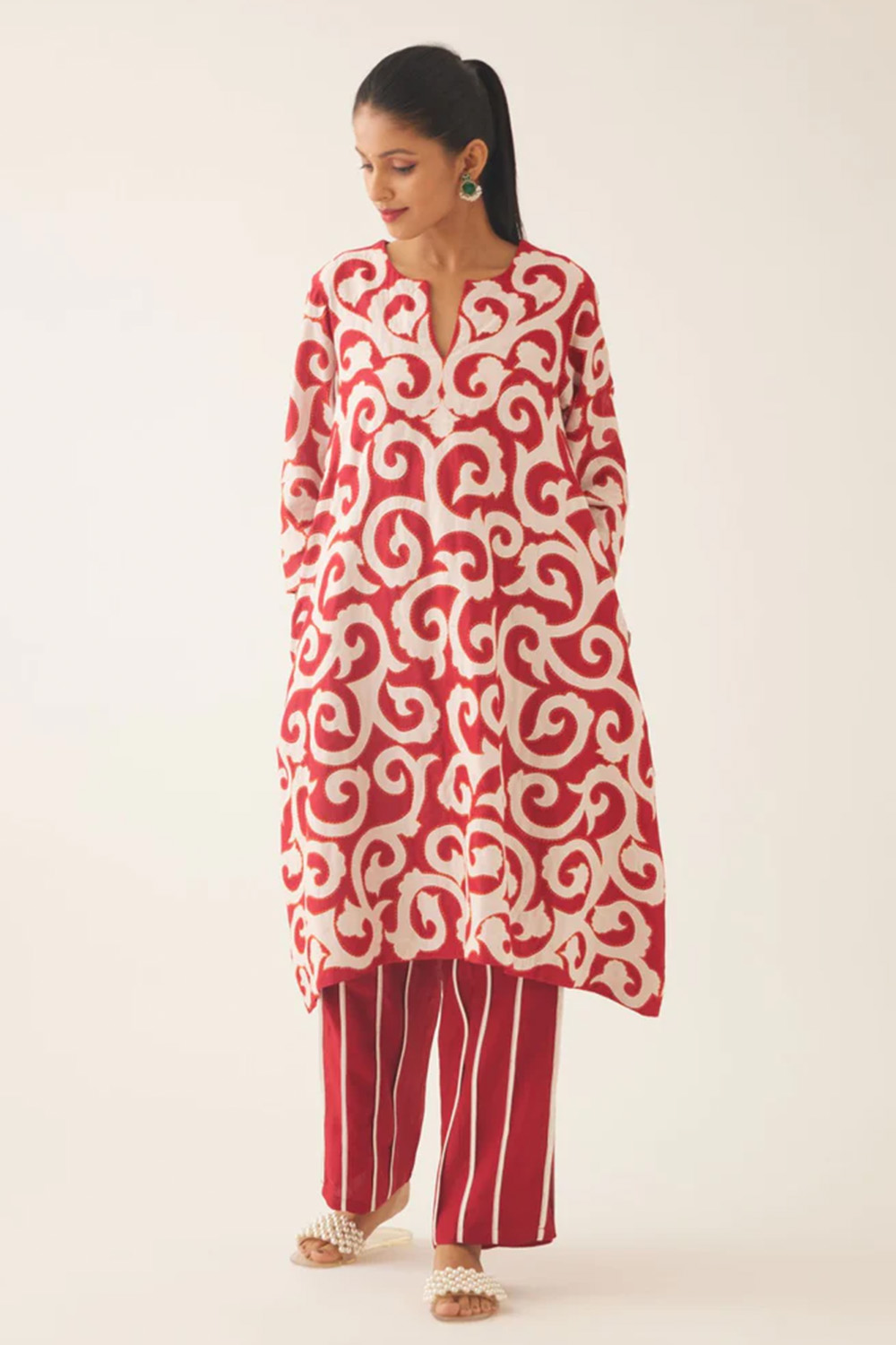 Straight Hem Kurta With All-Over Trellis Jaal Applique Paired With Red Silk Chanderi Straight Pants