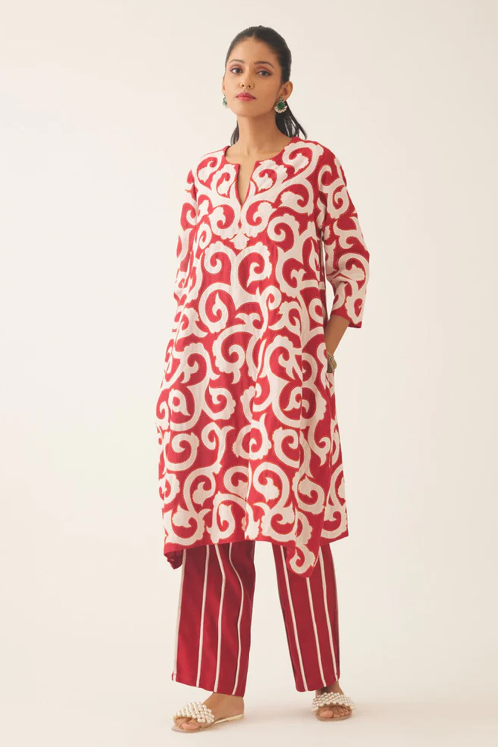 Straight Hem Kurta With All-Over Trellis Jaal Applique Paired With Red Silk Chanderi Straight Pants