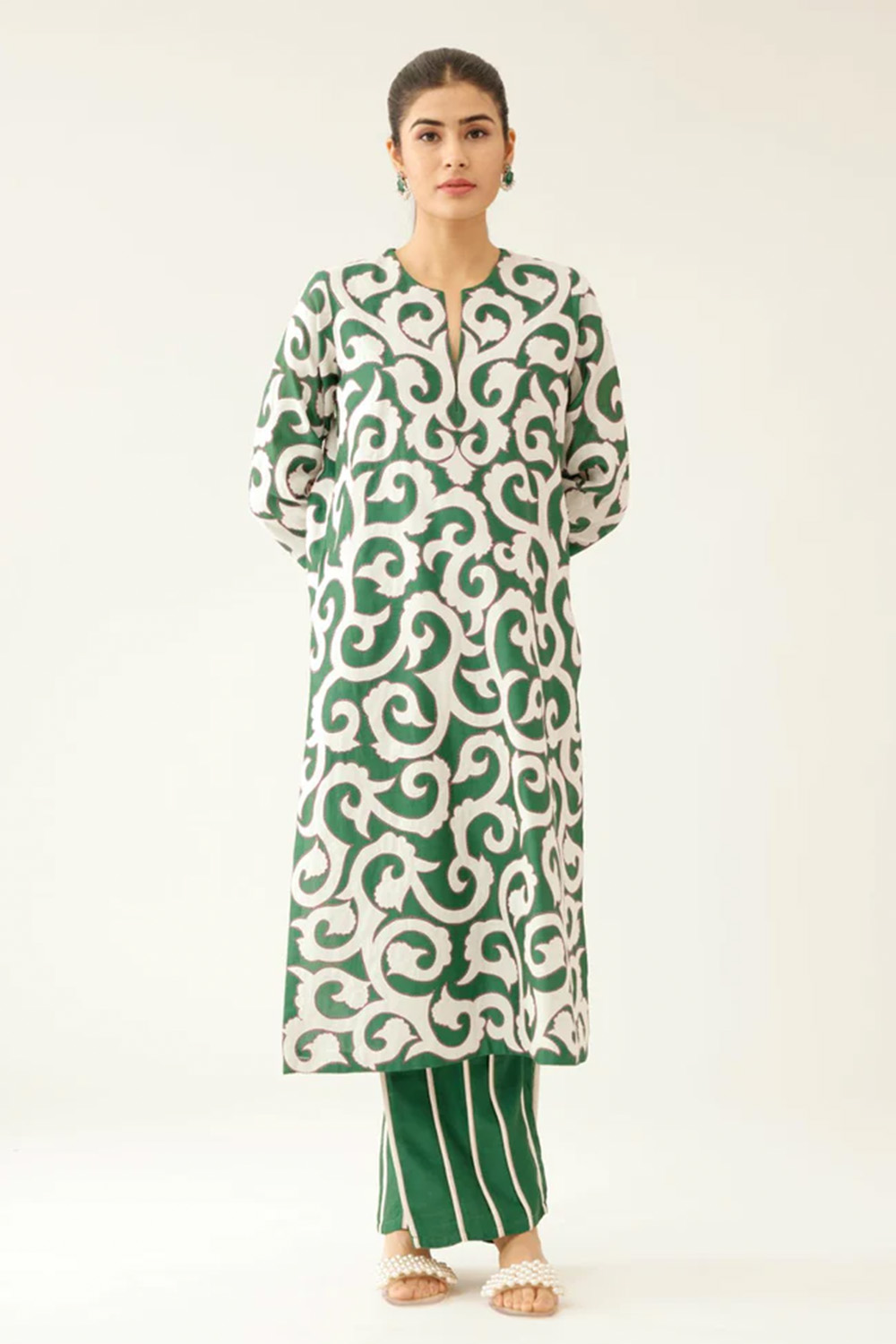 Straight Kurta With All-Over Cotton Applique Trellis Jaal Paired With Straight Pants