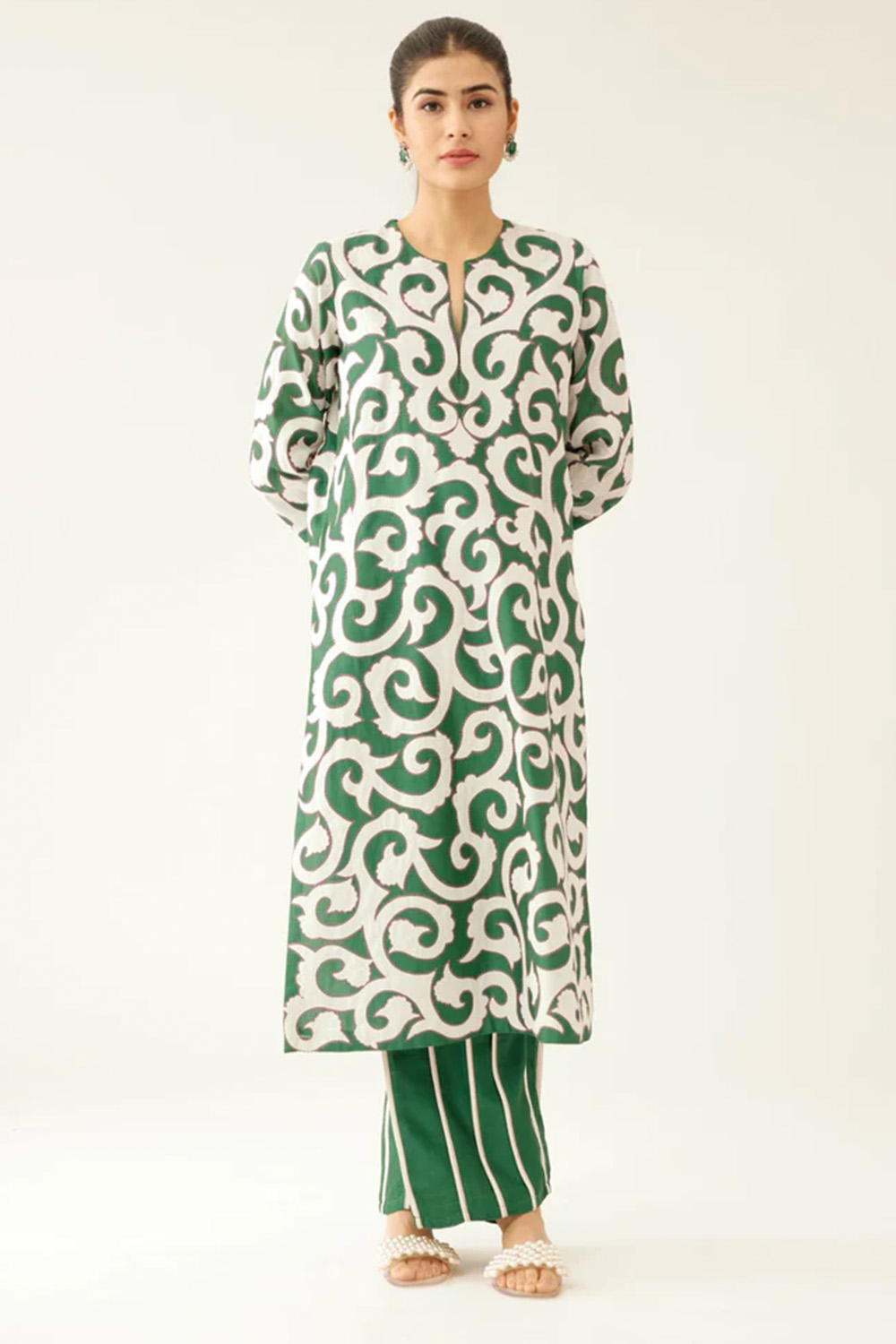 Straight Kurta Set With All-Over Cotton Applique Trellis Jaal, Highlighted With Kantha Work