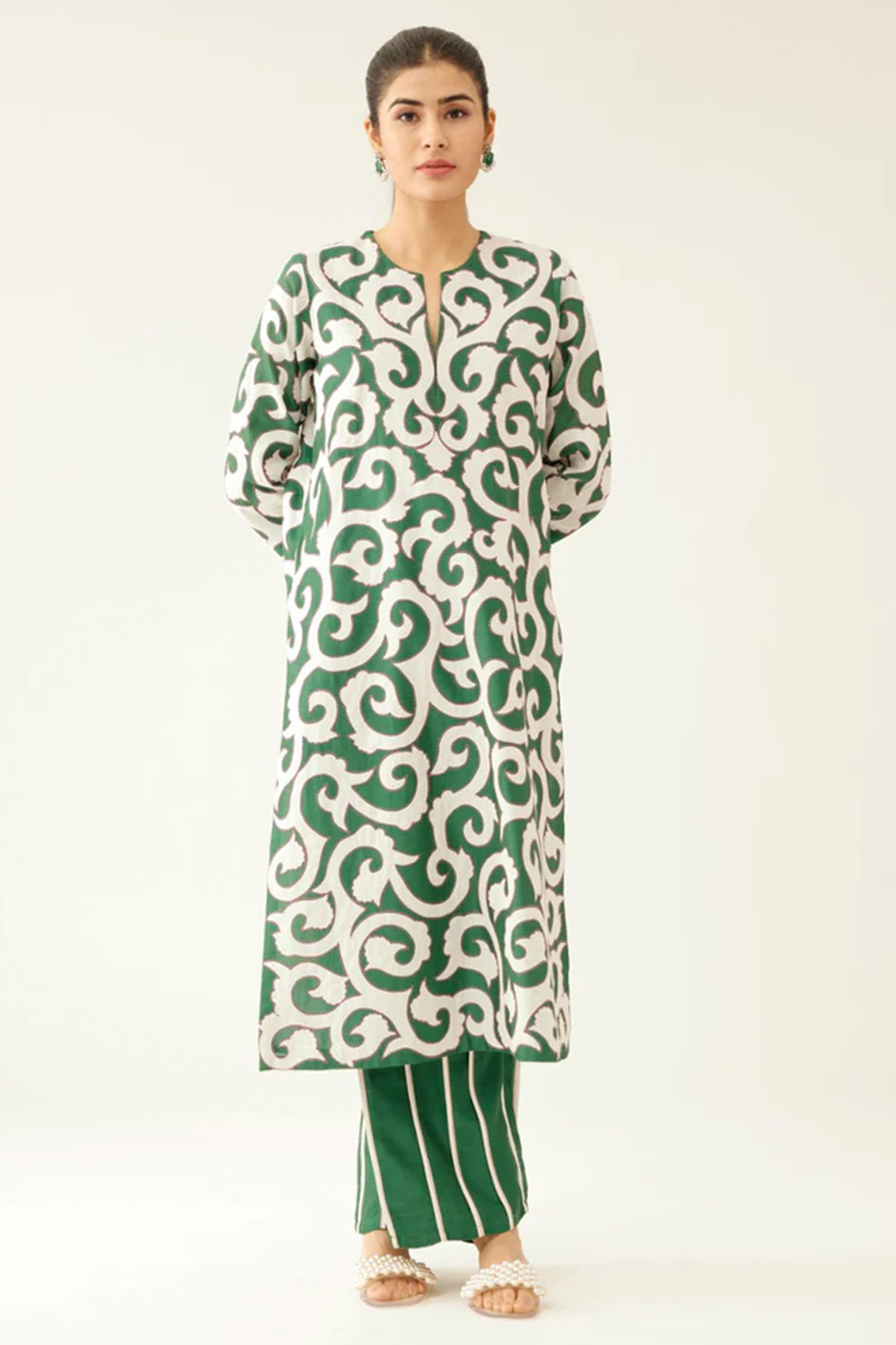 Straight Kurta With All-Over Cotton Applique Trellis Jaal, Highlighted With Kantha Work