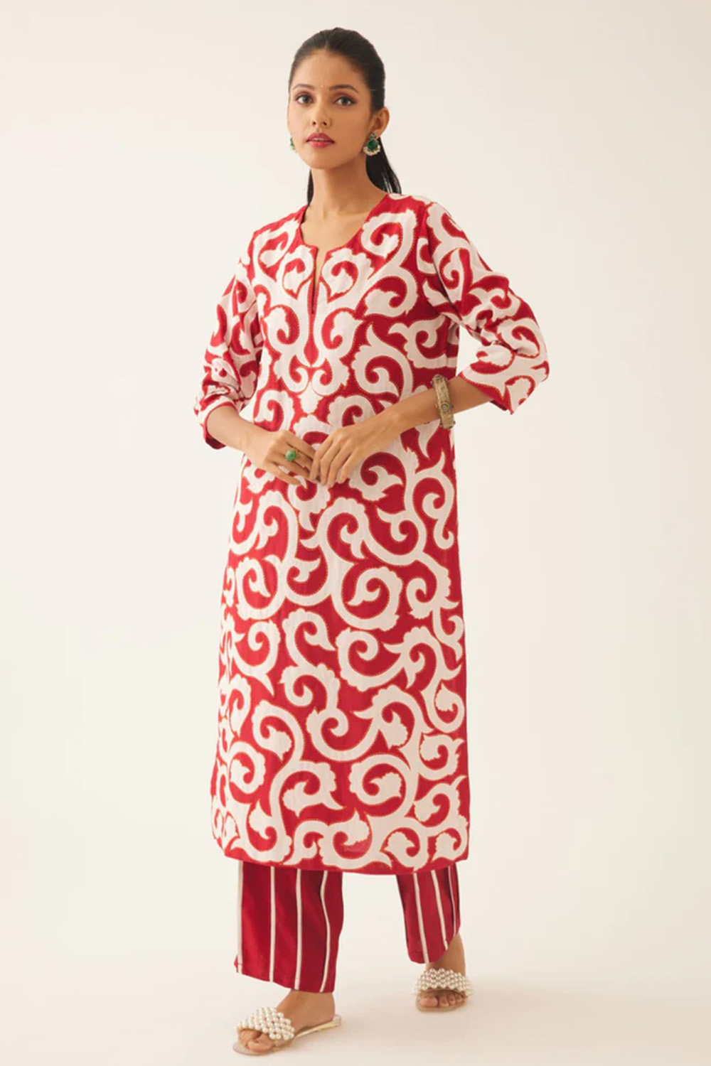 Straight Kurta With All-Over Cotton Applique Trellis Jaal, Highlighted With Kantha Work