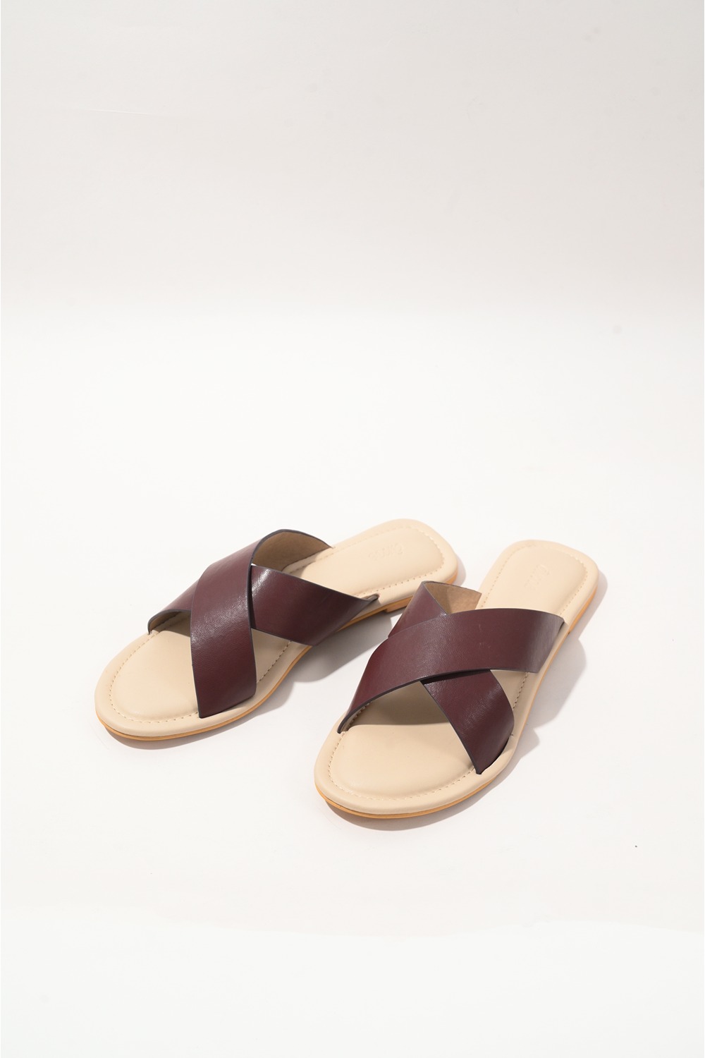 The Classic Cross Flats - Brown