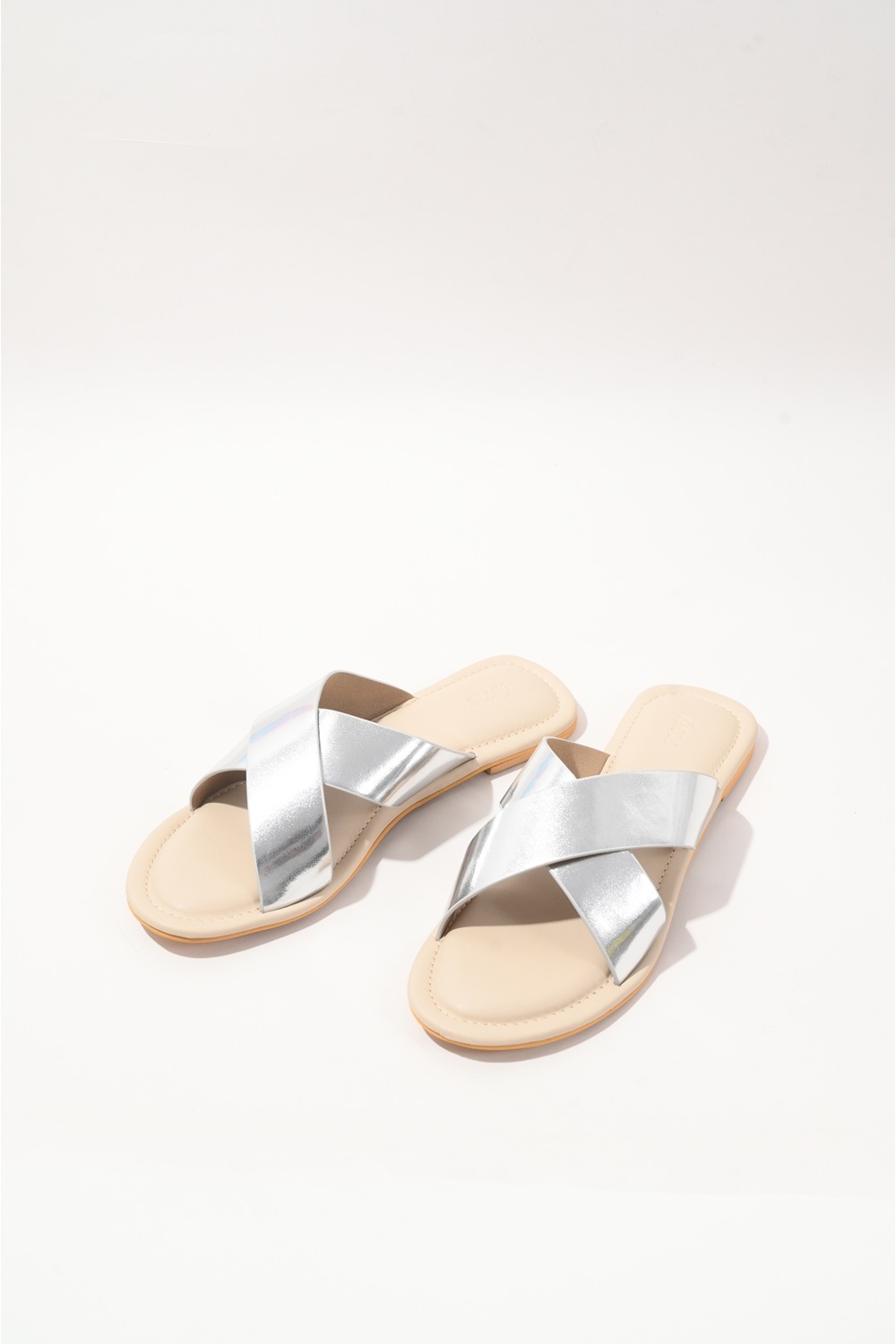 The Classic Cross Flats - Silver