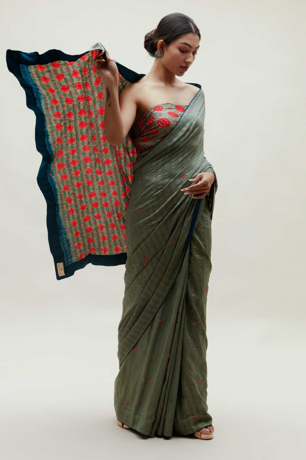 Bandhani Veda Saree - Greyish Green and Red