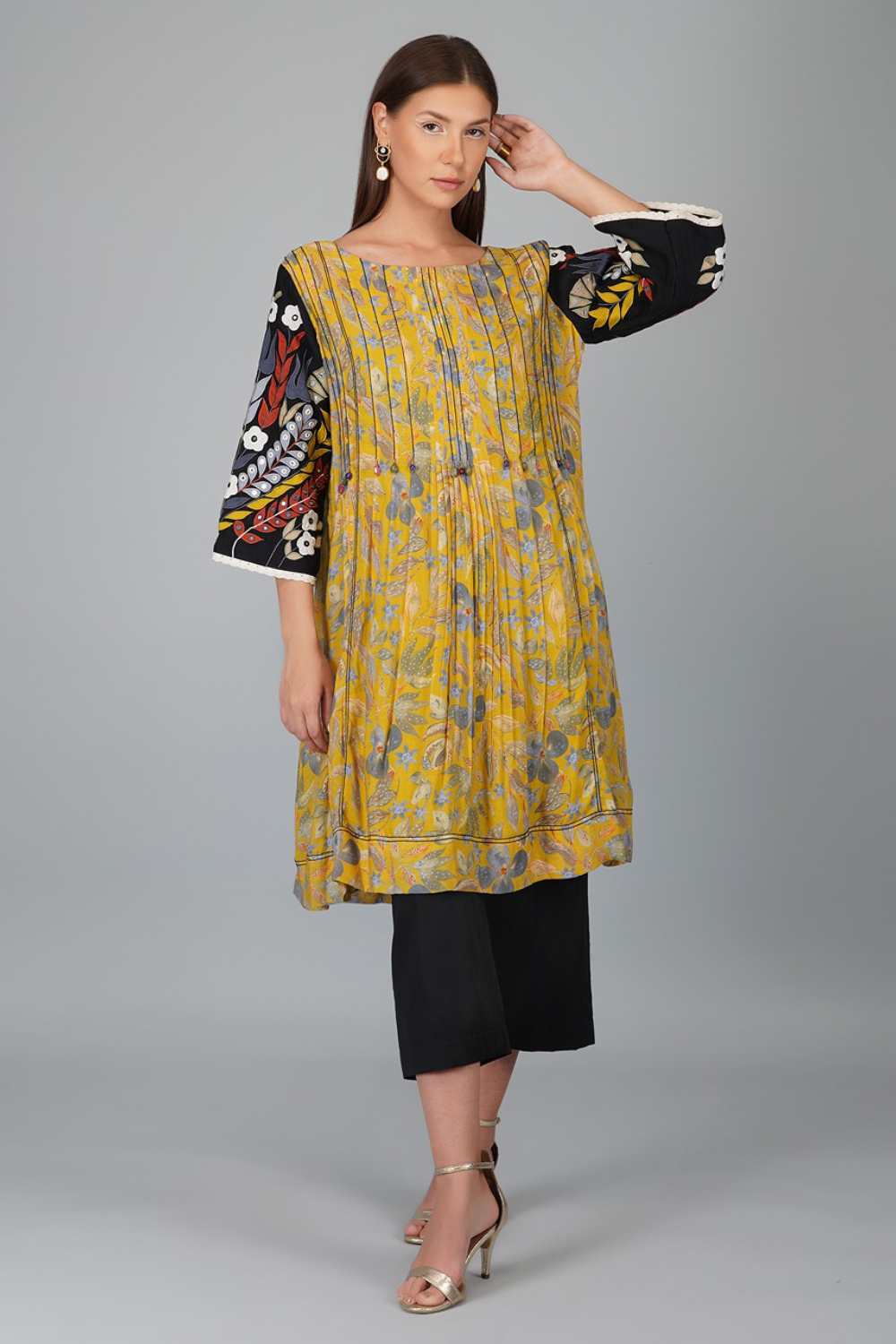 Flower Print Pleated Tunic Set With Applque Sleeves