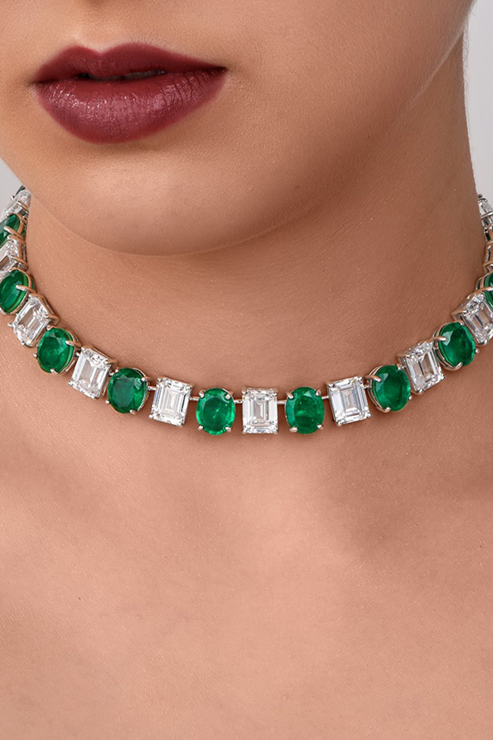 Green And White Choker Necklace