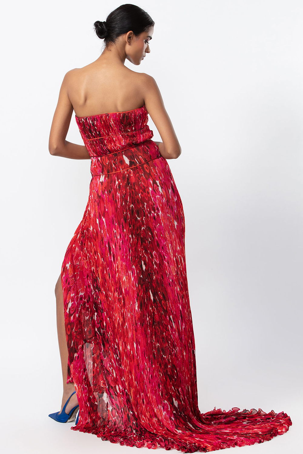 Abstract Floral Rpint Hand Micro Pleated Gown With Customisable Side Slit, Keyhole Detailing And Trail 